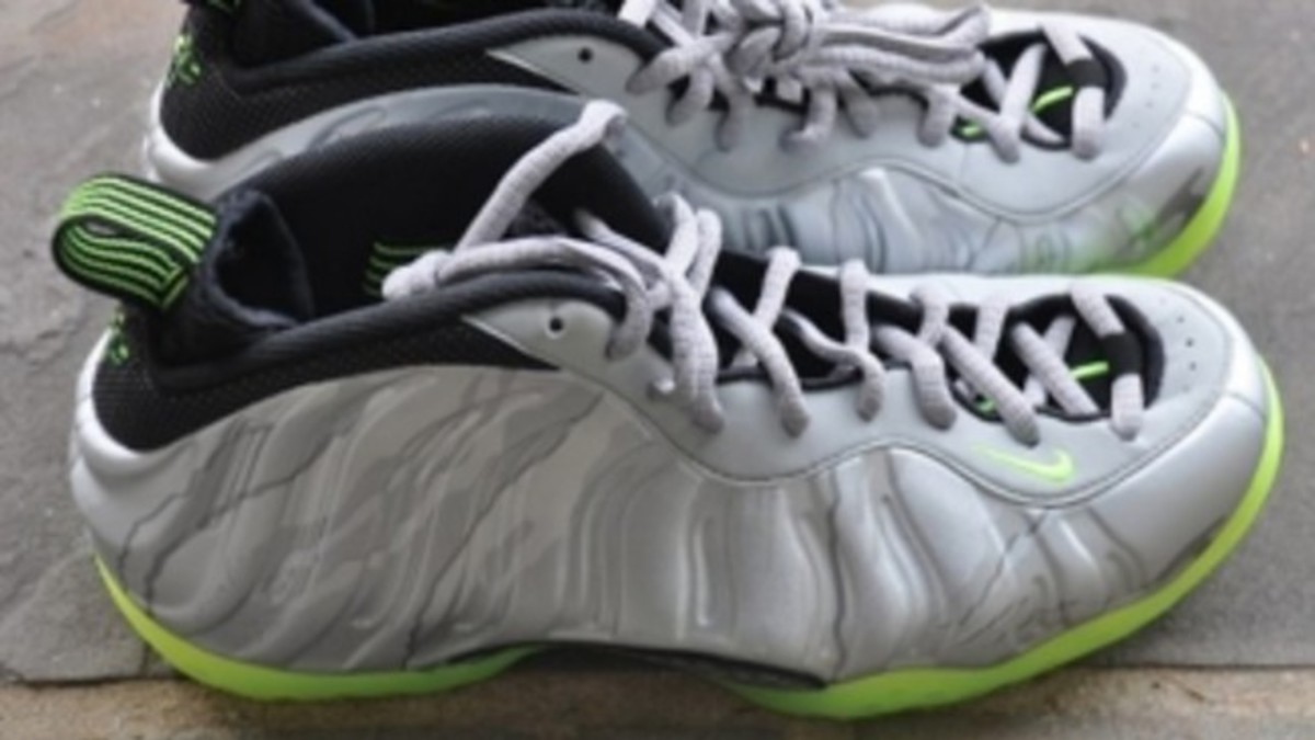 Nike Air Foamposite One - SIlver/Volt