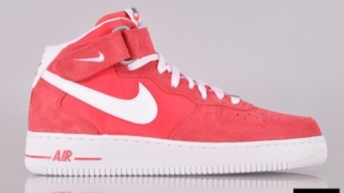 NSW Air Force 1 Mid - Fusion Red display picture 2