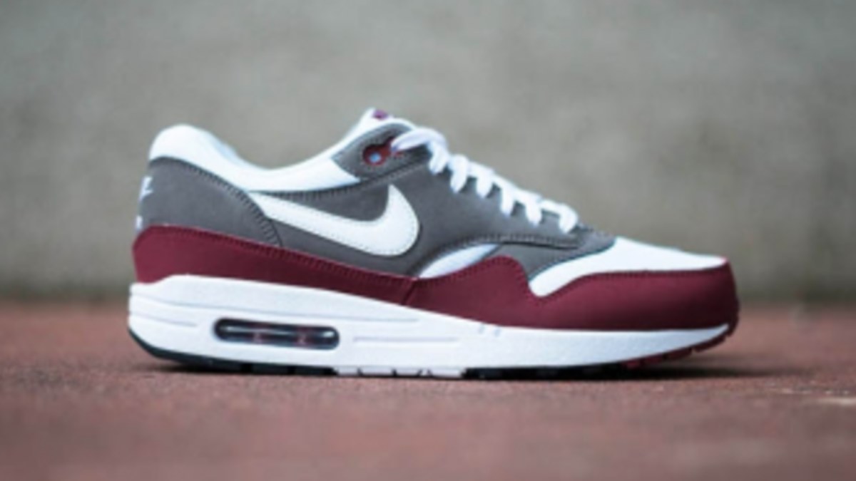 Nike air max 1 essential team red best sale