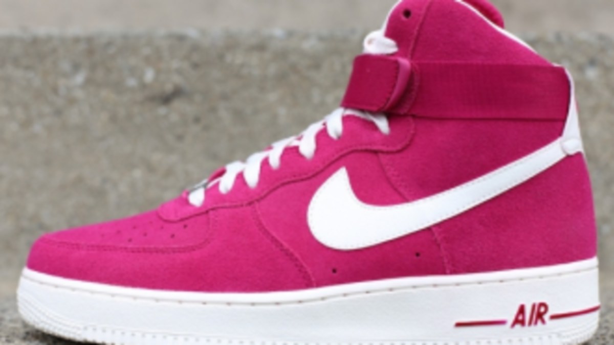 Nike air force 1 high pink suede best sale