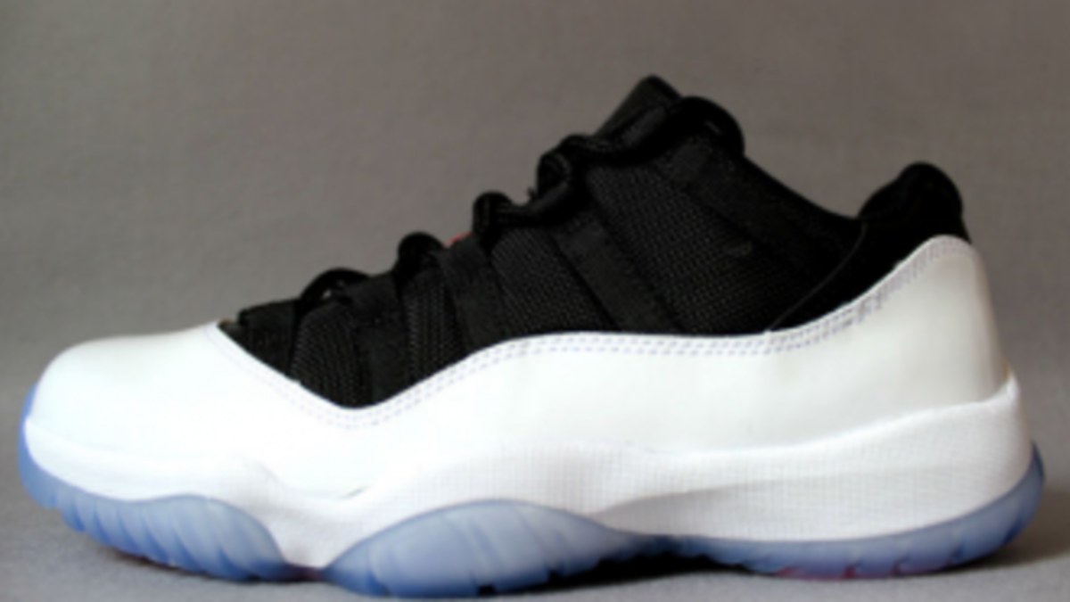 Jordan retro 11 low white best sale