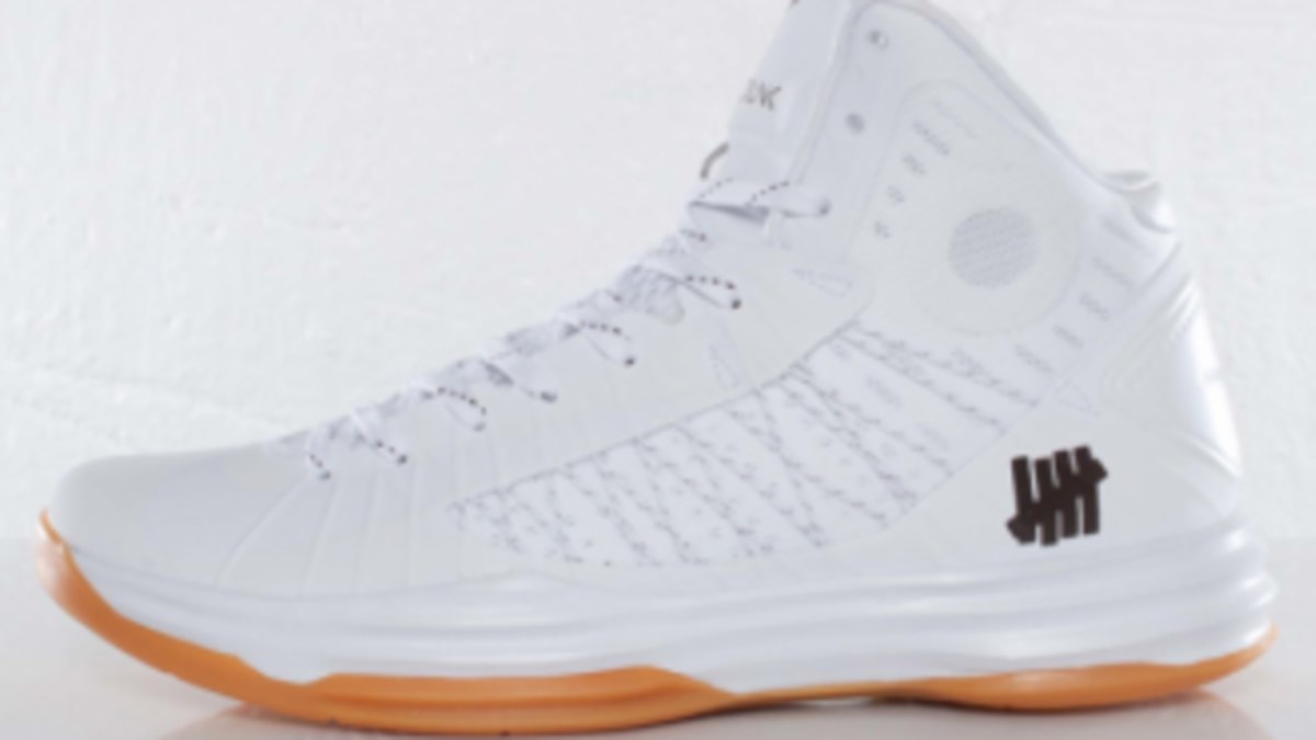 Undefeated x Nike Hyperdunk 2012 - 