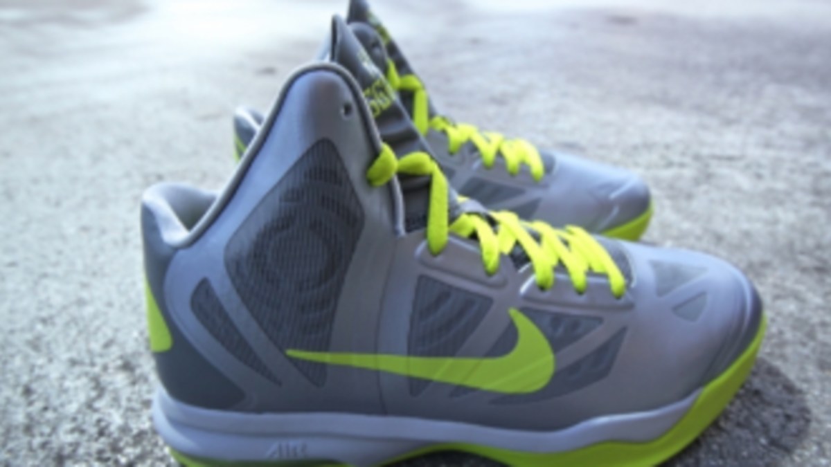 Nike Air Max Hyperaggressor Wolf Grey Atomic Green