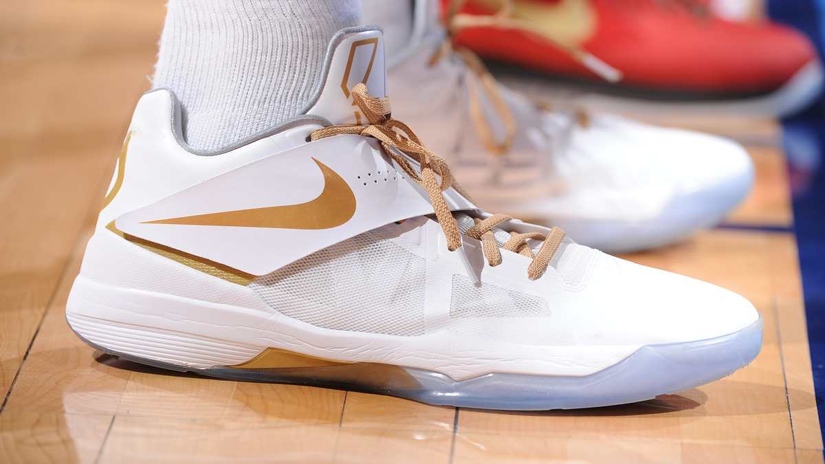 Kevin Durant Wears White Gold Nike Zoom KD IV