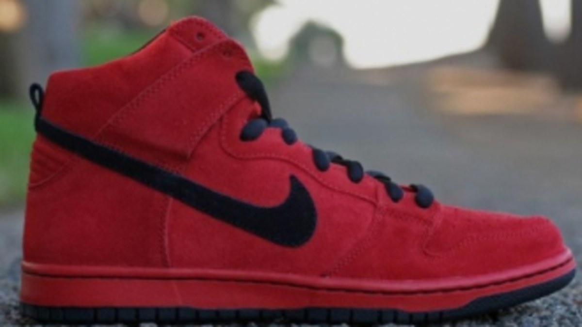 Nike SB Dunk High Red Devil New Images