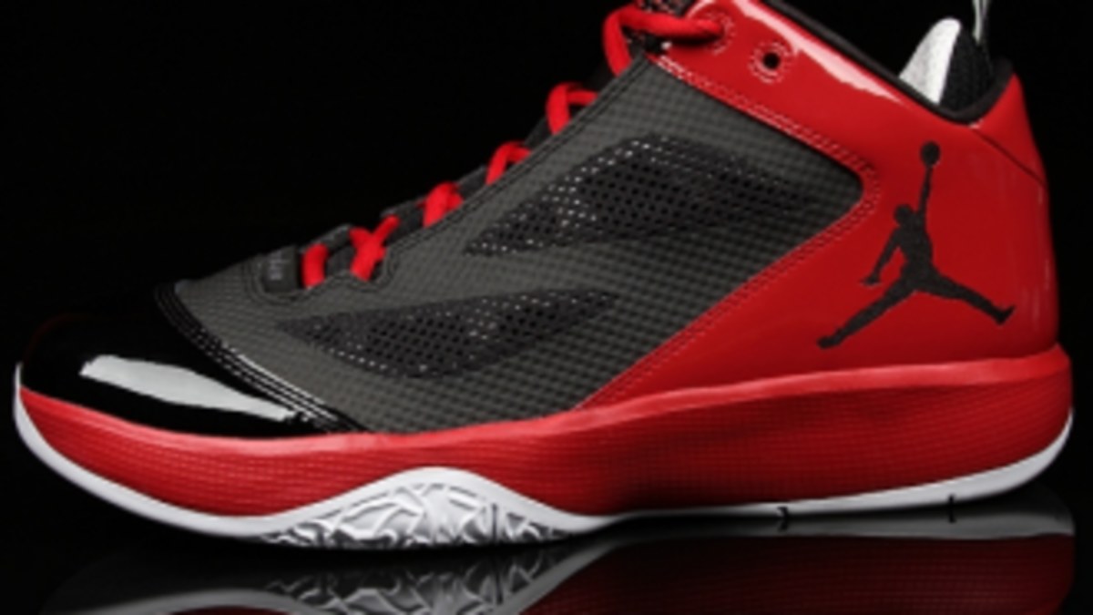 Closer Look Mike Bibby s Jordan Q Flight in Black Re