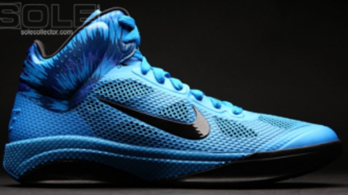Vibrant Blue/ Black Nike Zoom Hyperfuse