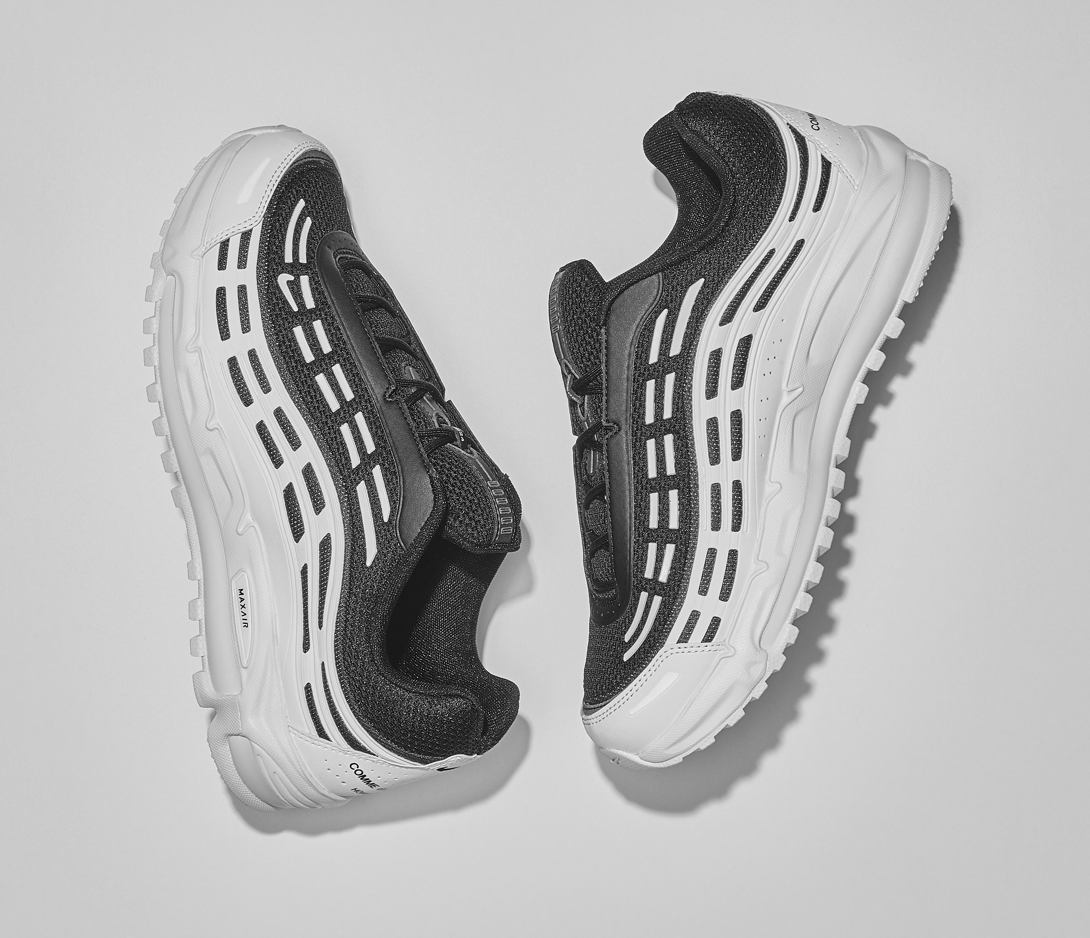 【新品】COMME DES GARÇONS Nike Air Max TL2.5 Comme des Garçons' Nike Air Max TL 2.5 is finally here, and