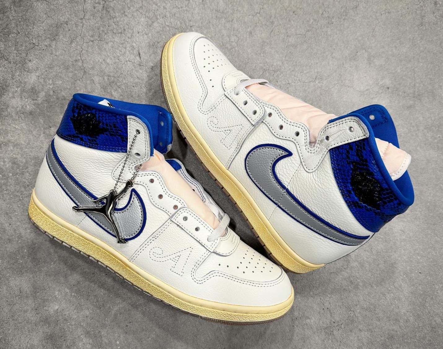 JORDAN AIR SHIP × AWAKE 28.5 AWAKE NY x JORDAN AIR SHIP | REVIEW, SIZING, & ON-FOOT - YouTube
