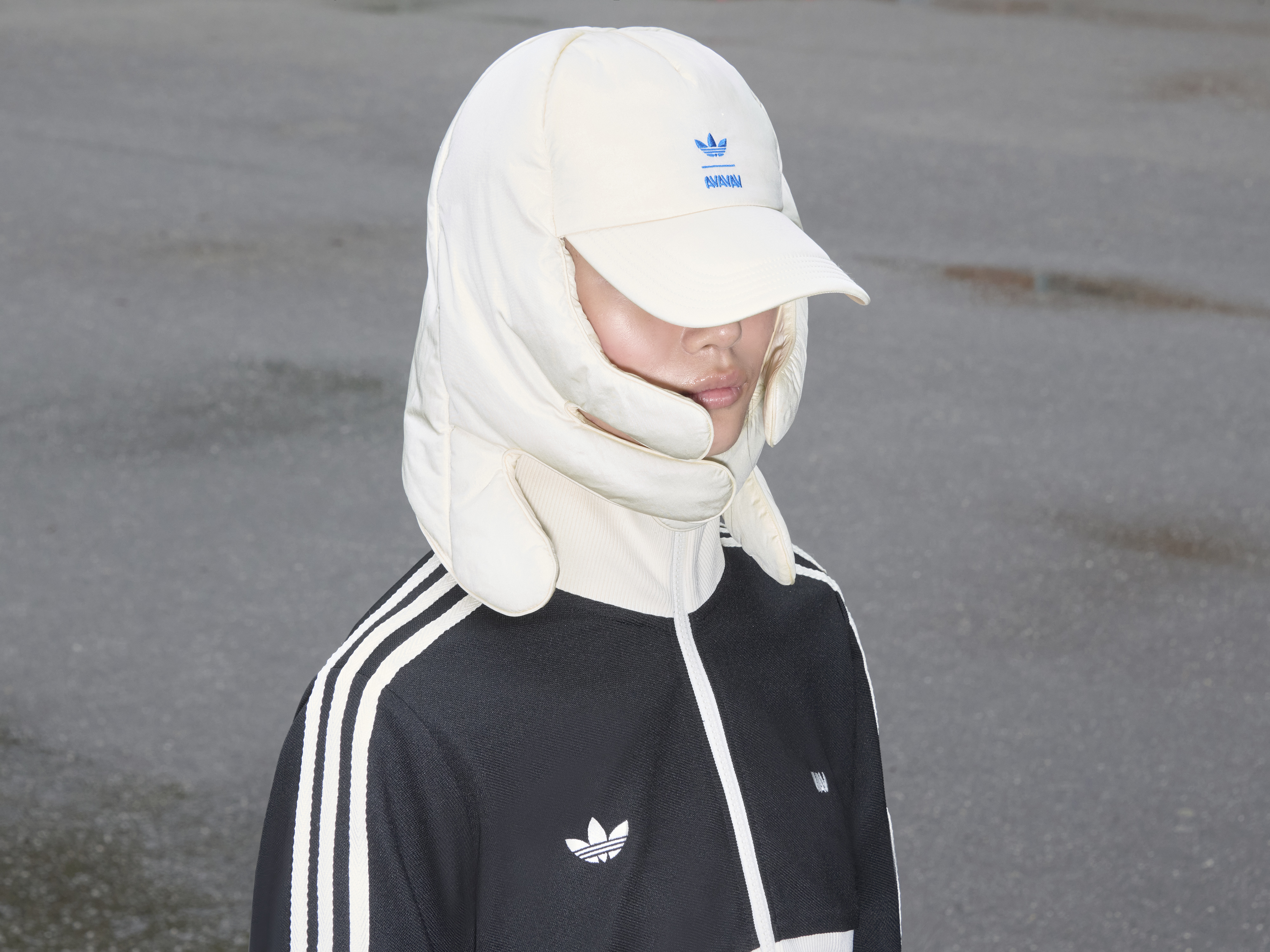 新品AVAVAV × adidas adidas x AVAVAV コラボコレクションが国内11月21日に発売