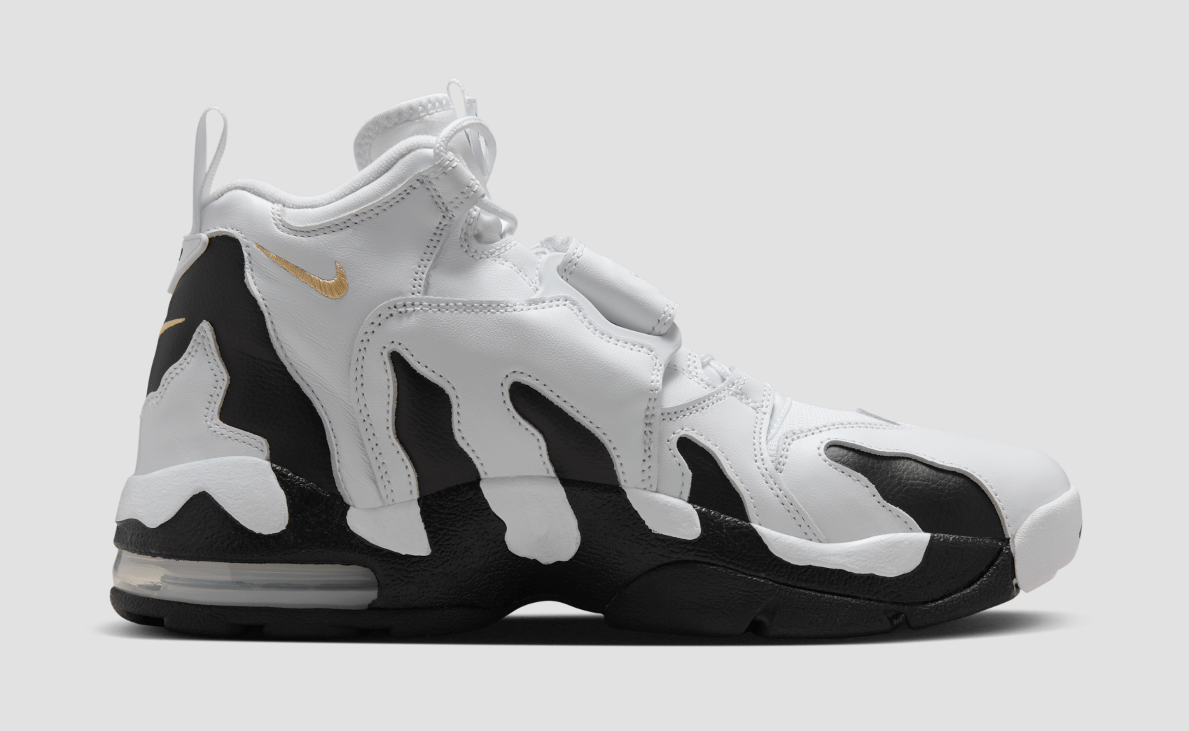 Kendrick Lamar's Nike Air DT Max '96 Super Bowl Shoes Go