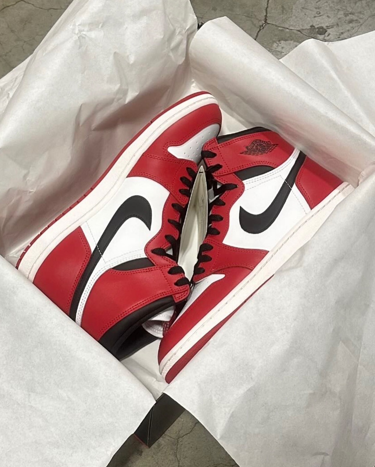 A New 'Chicago' Air Jordan 1 Appears Out of Nowhere
