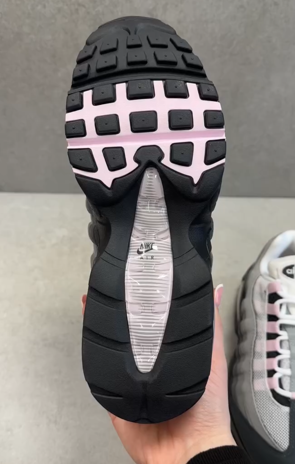 靴 Nike men's AirMax 95 Big Bubble PinkFoam Dropping Soon: Nike Air Max 95 'Pink Foam' - Big Bubble