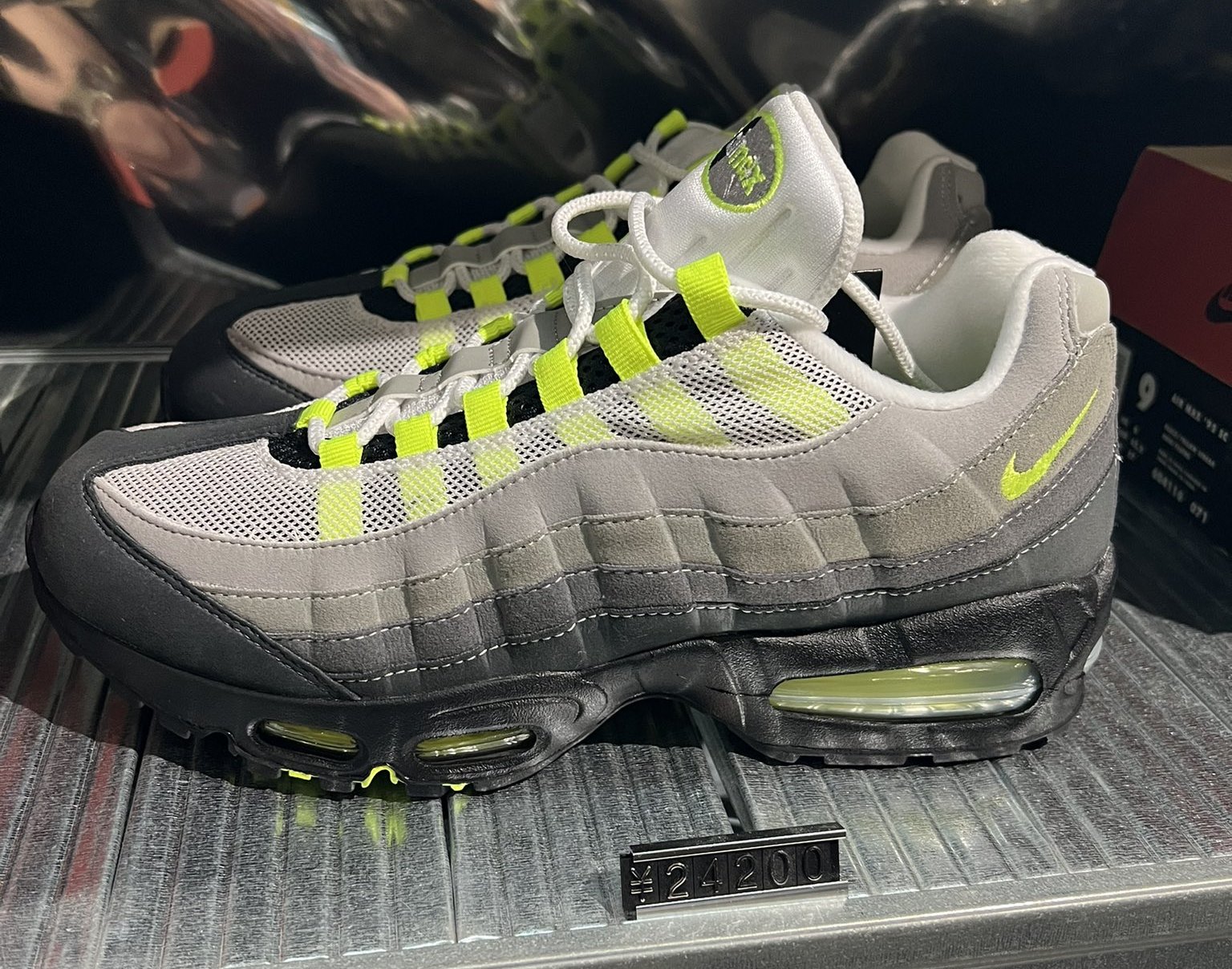 Big Bubble 'Neon' Nike Air Max 95s Just Dropped Early