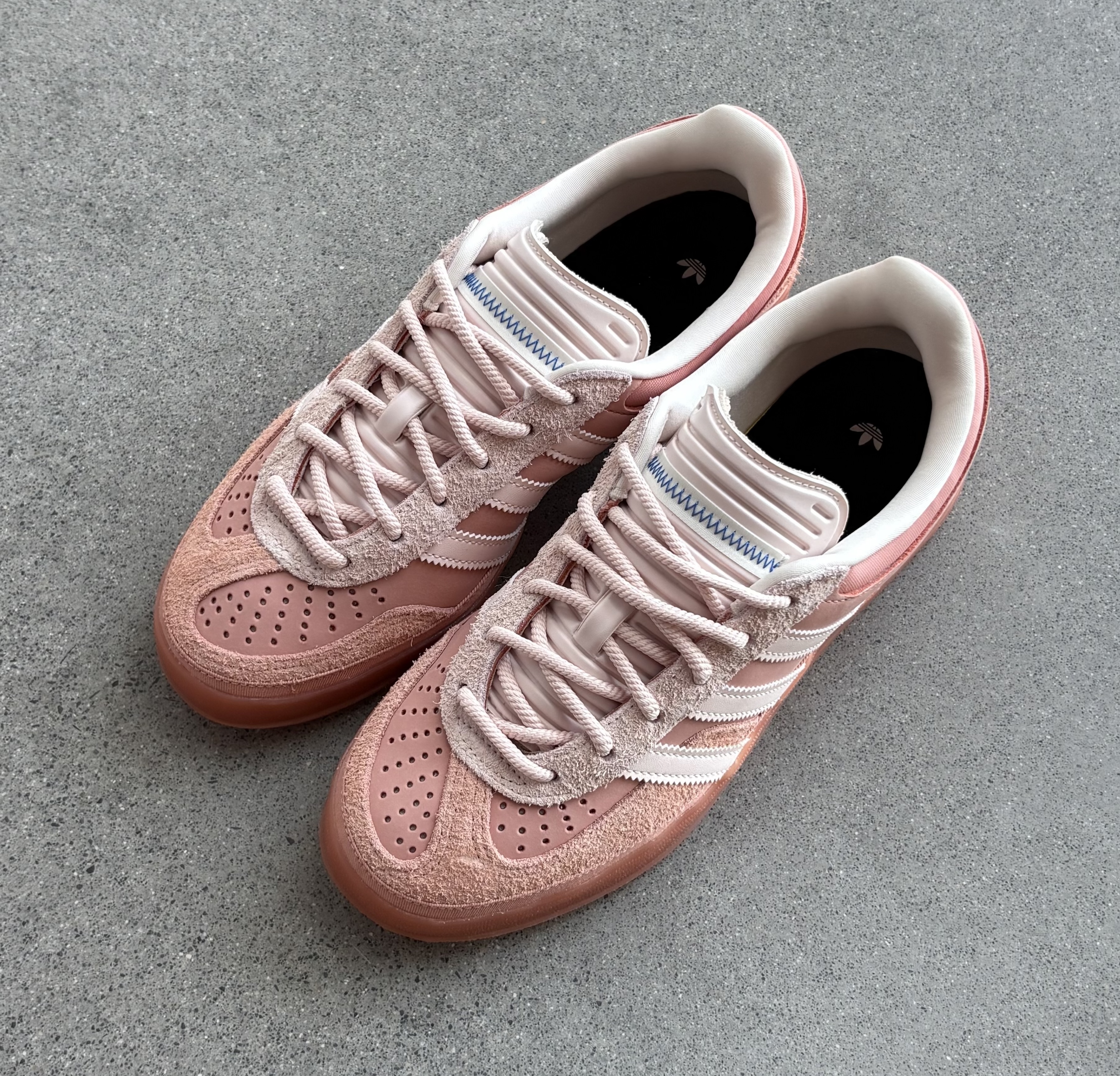 Bad Bunny × adidas Originals Gazelle adidas x Bad Bunny Gazelle Indoor - Off-White / Black / Gum