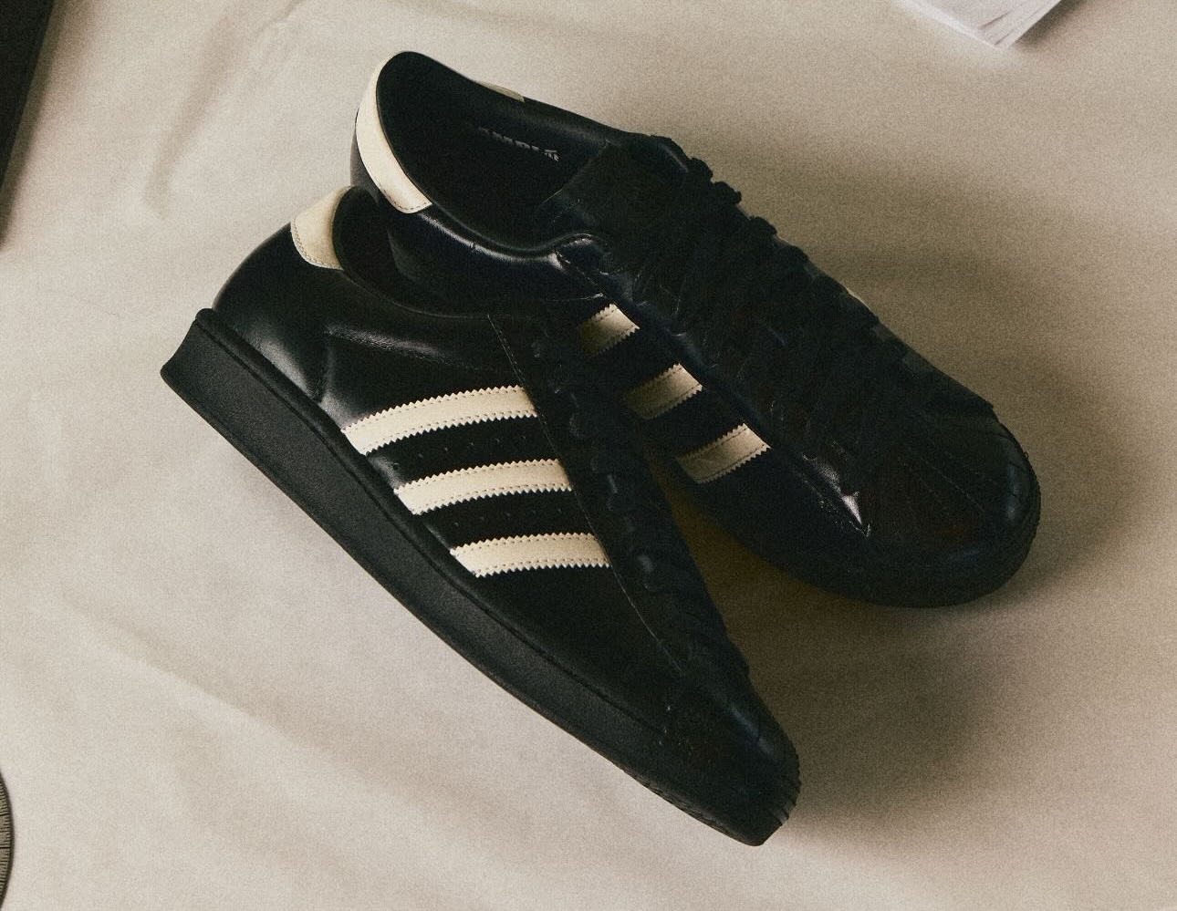 Kith Ronnie Fieg × adidas Ronnie Fieg unveiled the upcoming “Black Tie 2.0” KITH x