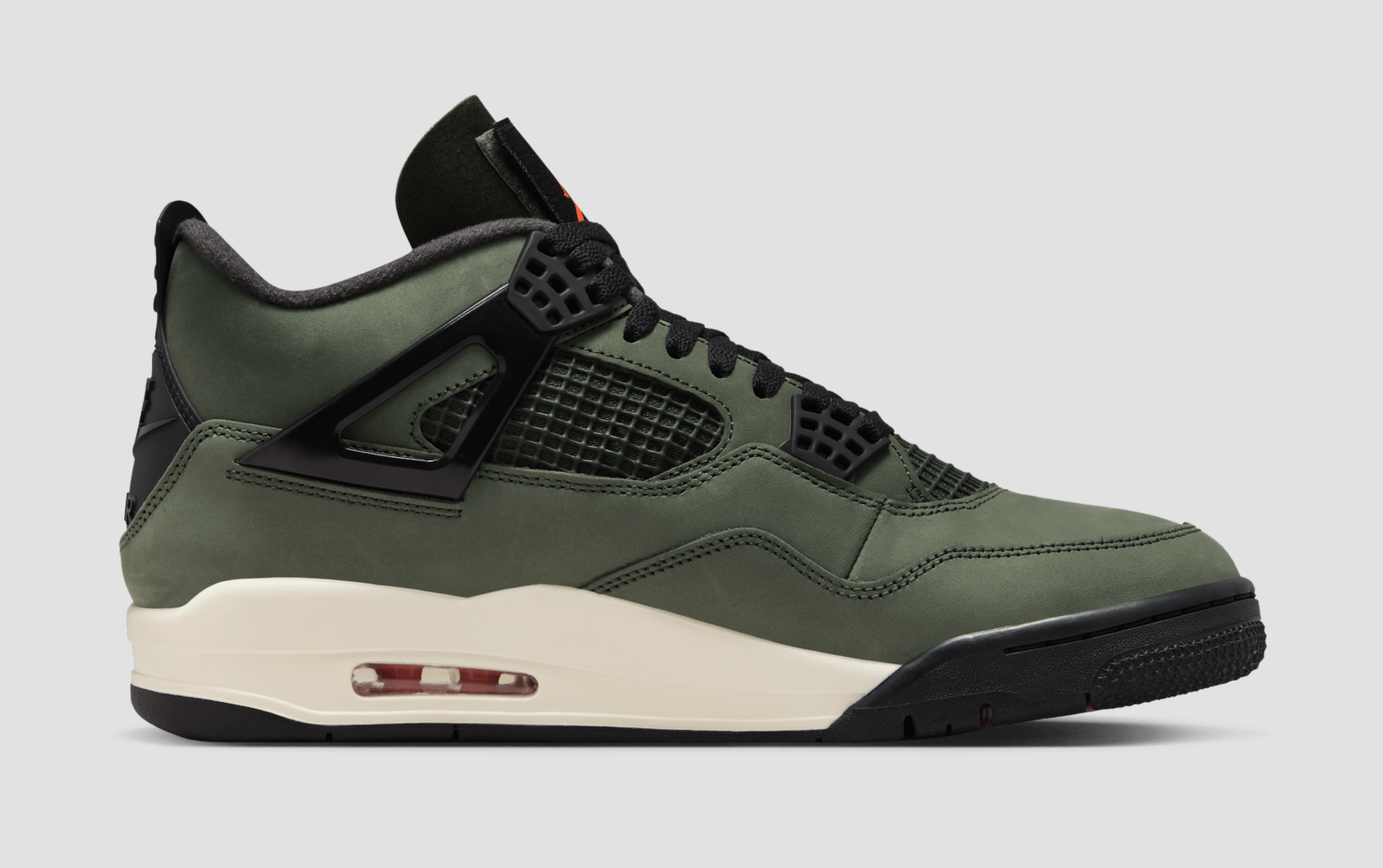 UNDEFEATED × Nike Air Jordan 4 Retro This is not a drill: the Undefeated x Air Jordan 4 is back