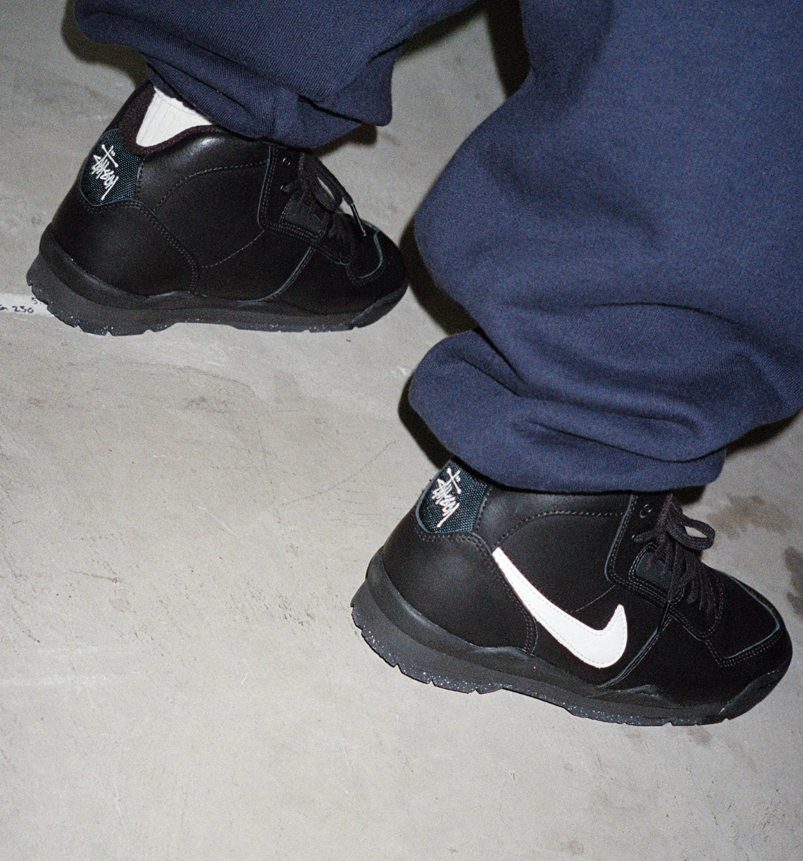 26cm Stussy × Nike Air Baltoro High Nike x Stussy Unisex Baltoro Black / White High Top Sneakers