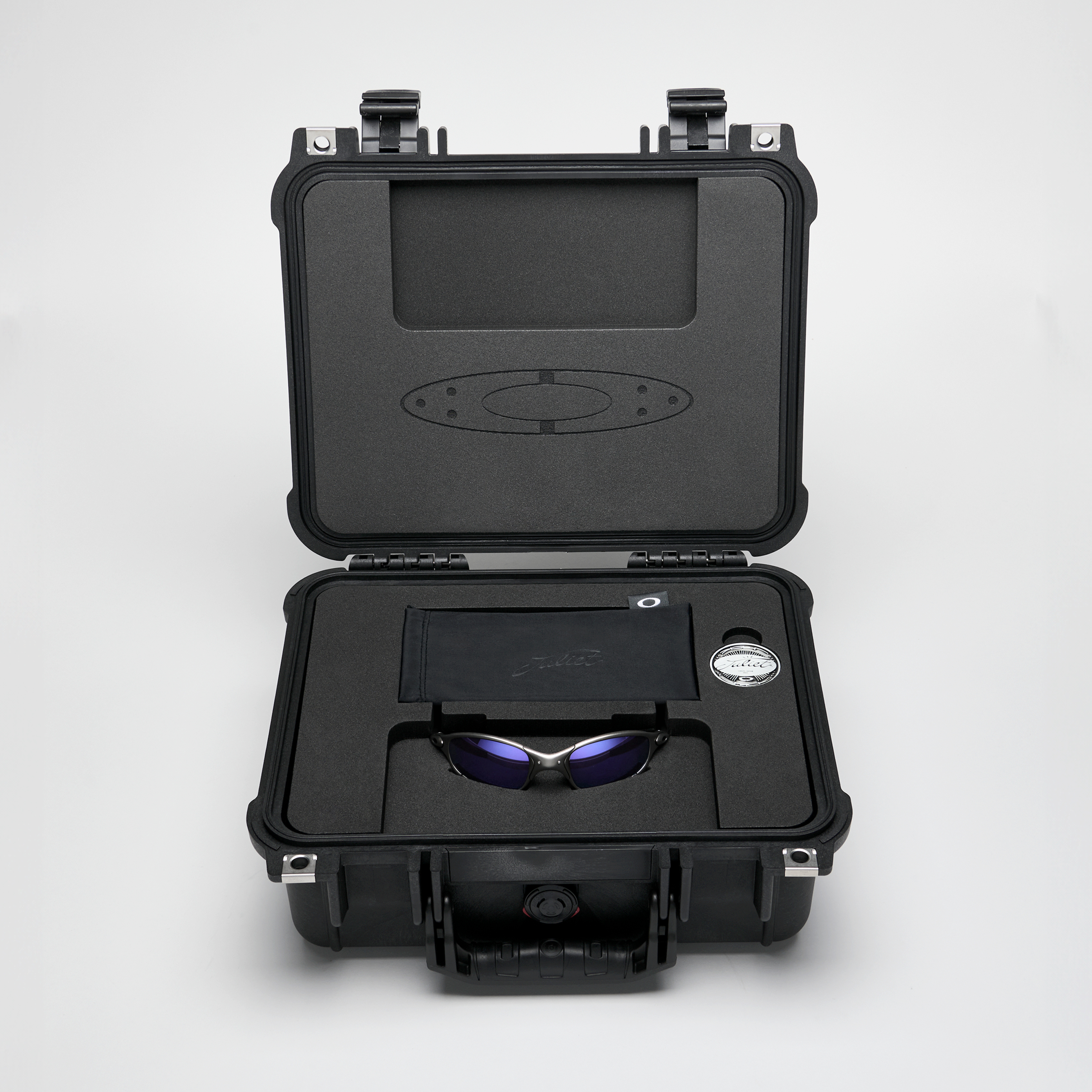 Travis Scott Unveils Limited Oakley X-Metal Juliet Drop