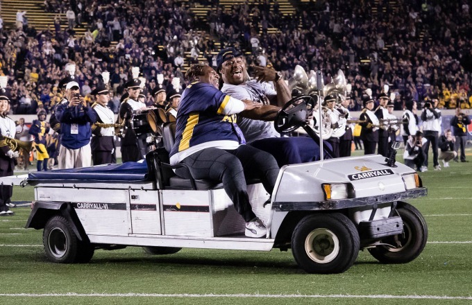 Marshawn Lynch and His Mom Rode Around in an Injury Cart Before a Cal Game, and Yes, It Was Amazing