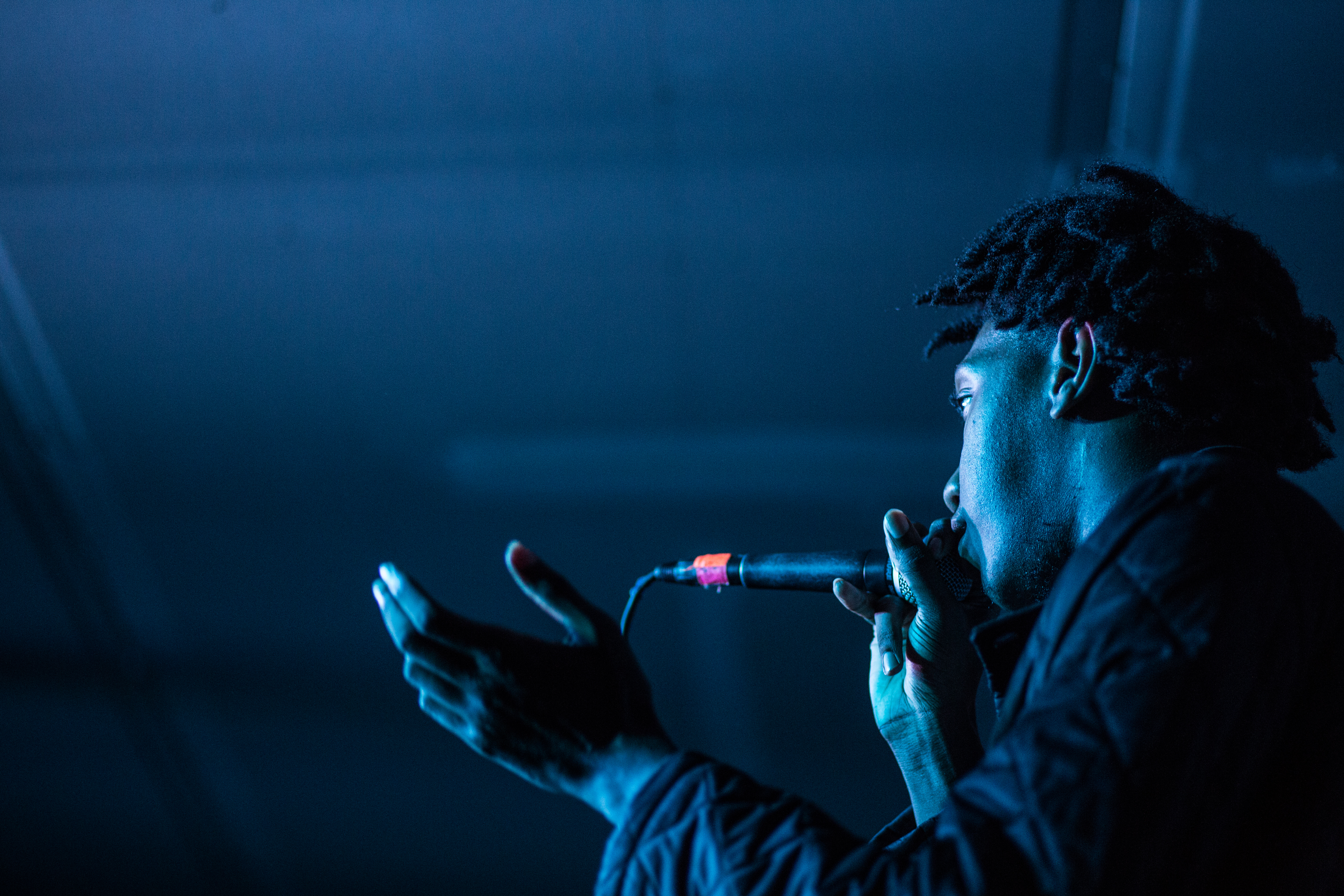 kemba-stage-rapper