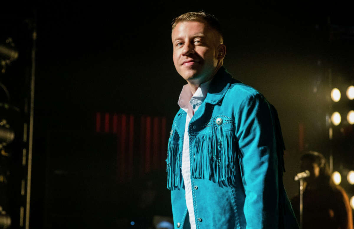 Macklemore Admits He Controls His Orgasms By Staring At His Naked Justin Bieber Painting Complex