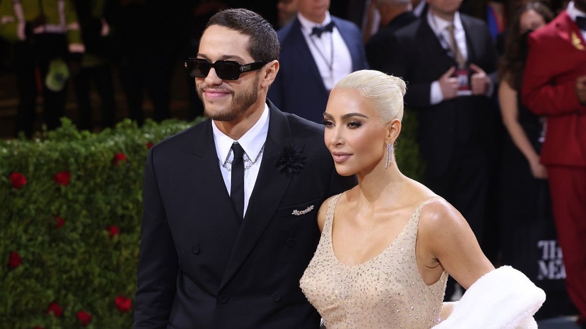 Kim Recalls Having Fireplace Sex With Pete Davidson To Honor Grandmother Complex