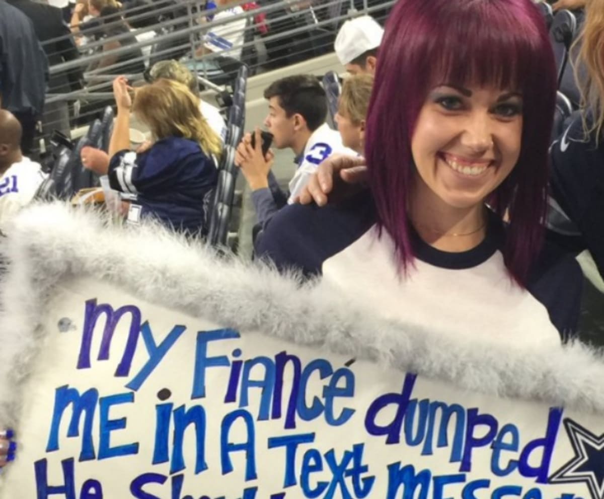 Woman Gets Revenge on Ex-Fiancé Who Dumped Her Through Text With Sign