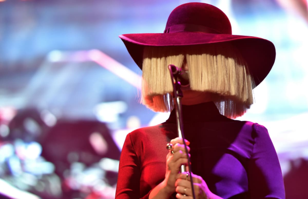 Sia Leaks Nude Photo The Paparazzi Was Trying To Sell Save Your Money Here It Is For Free