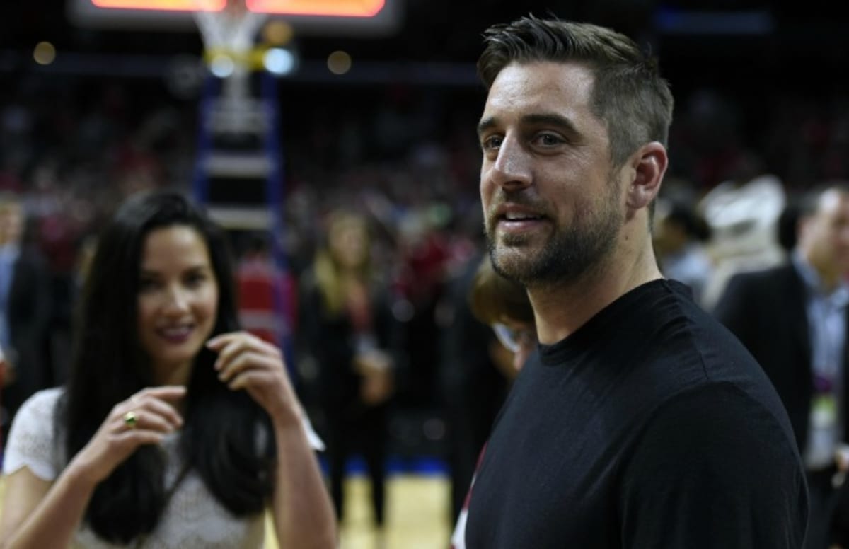 People Are Celebrating Aaron Rodgers And Olivia Munn S Breakup For The