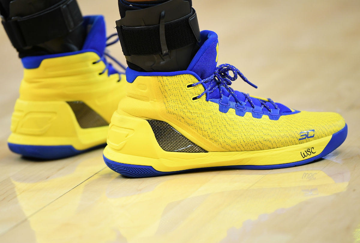 Stephen Curry Hits The Court Ahead Of Game 6 In Curry 2.5 Shoes 