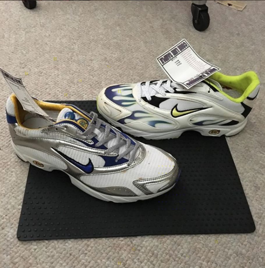 supreme zoom streak on feet
