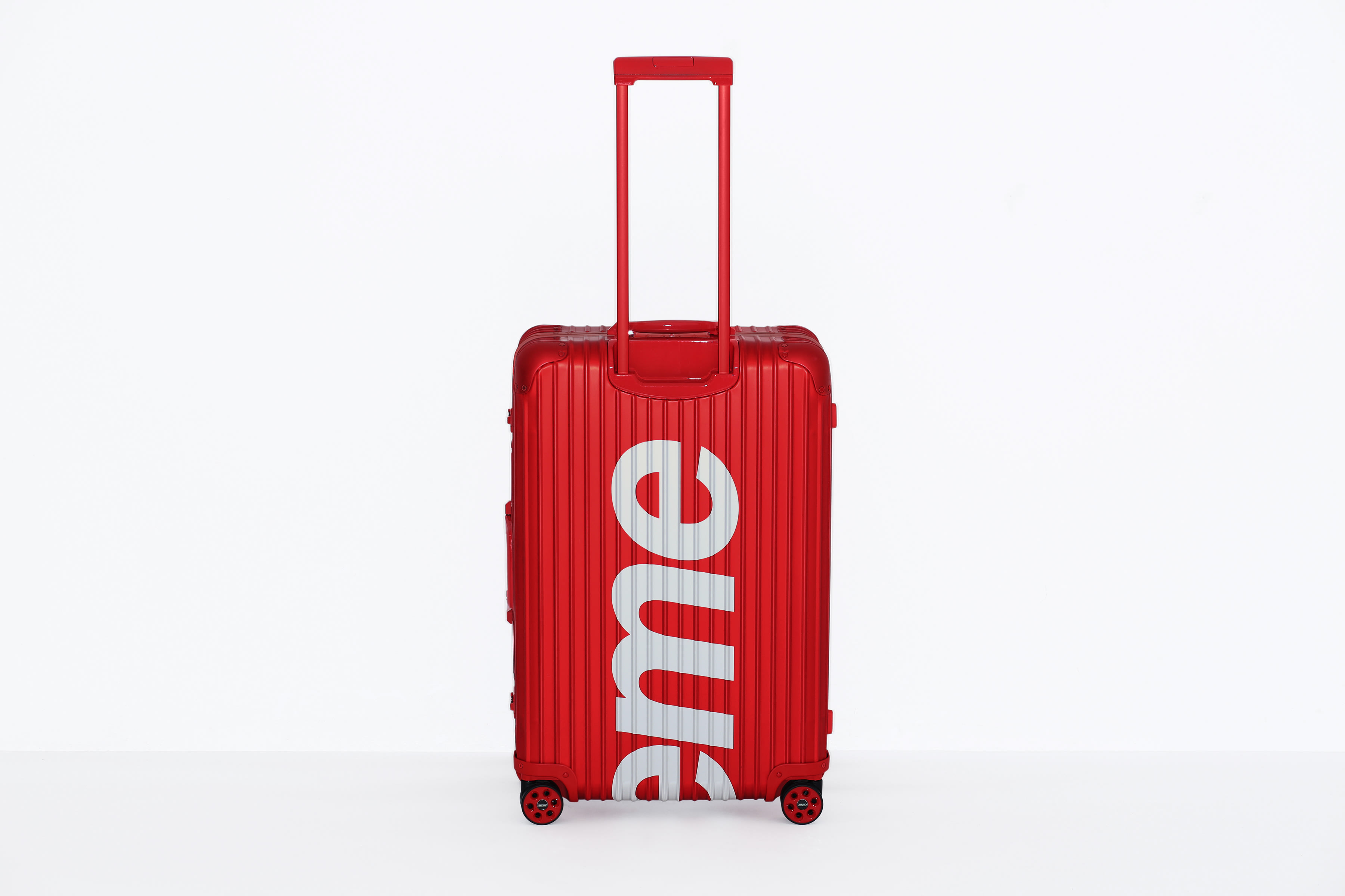 supreme rimowa retail