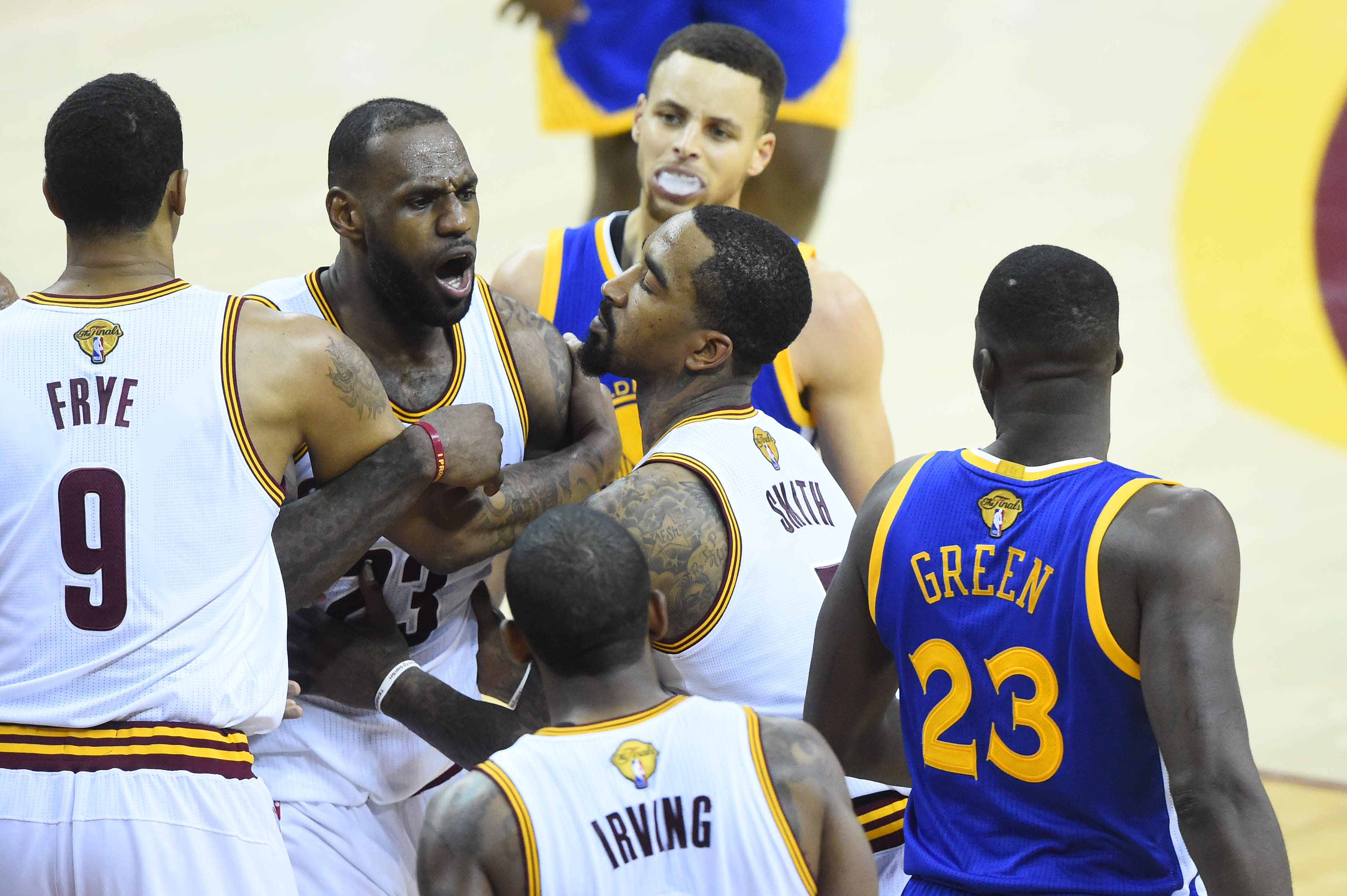 No sweep as Cavs outlast Warriors in Game 4