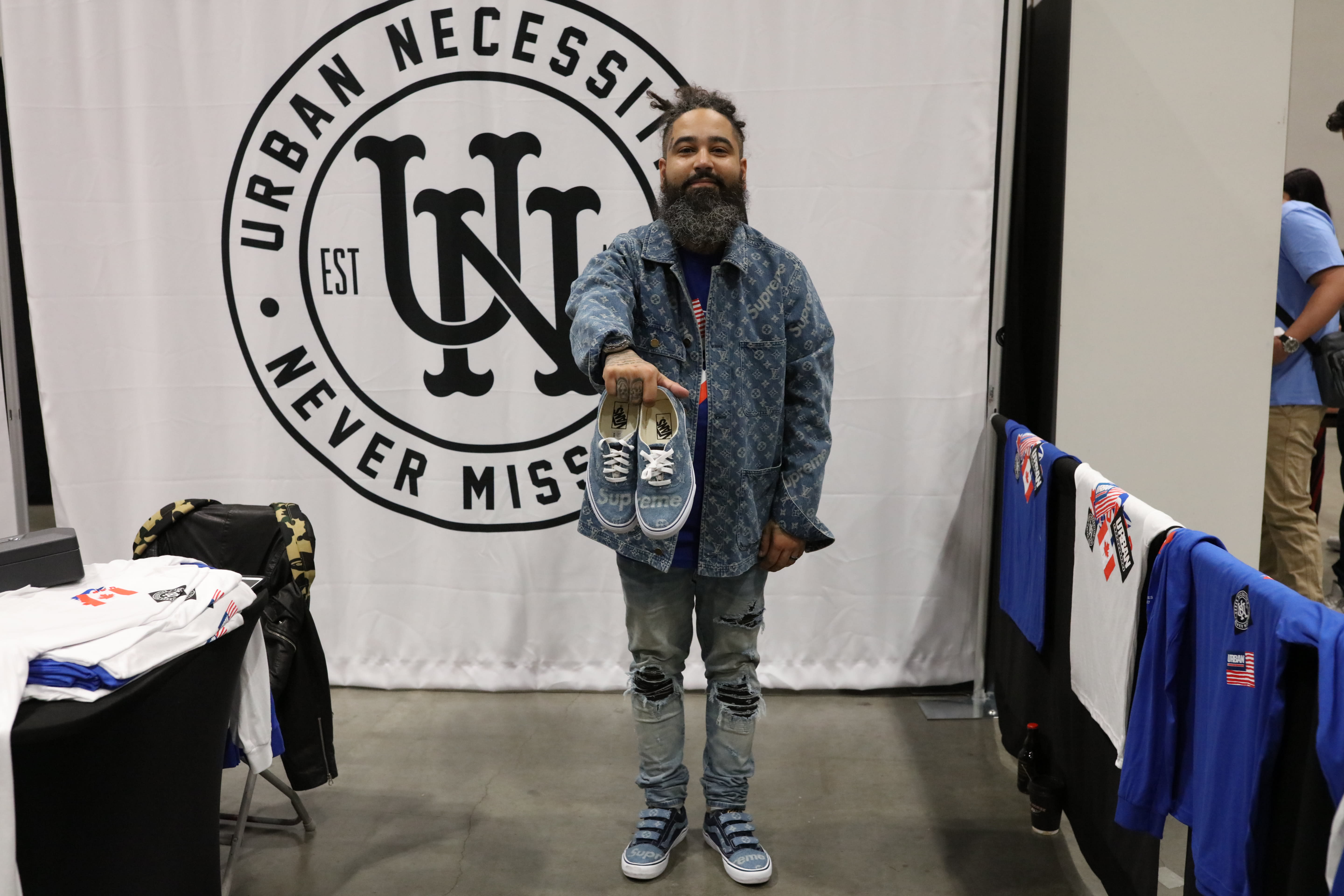 toronto sneaker con