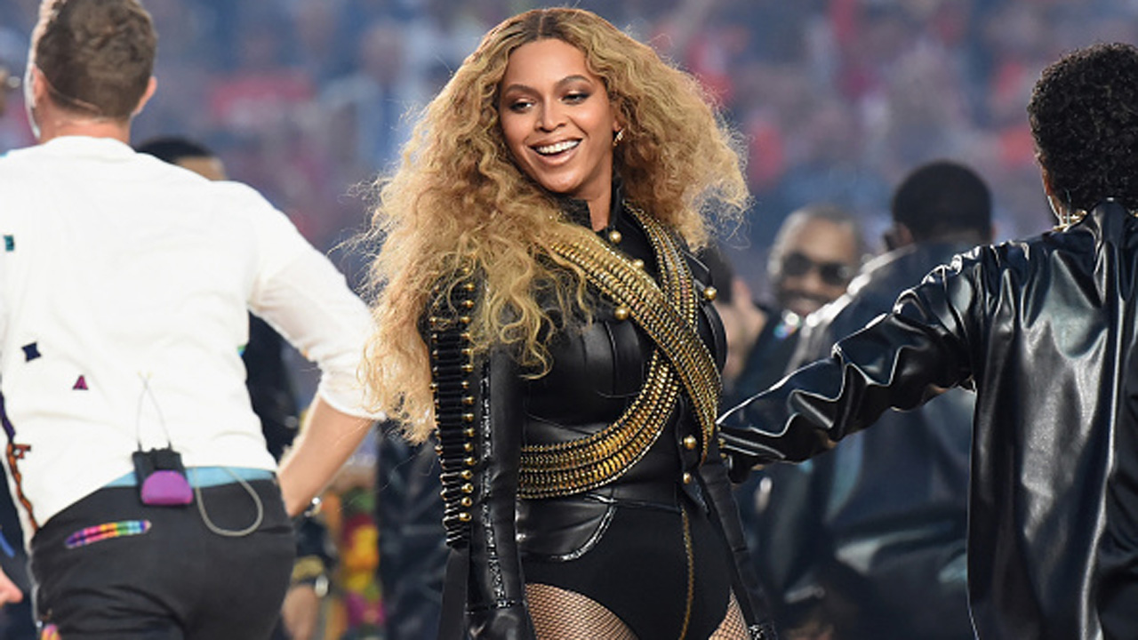 Beyonce Stole Super Bowl 50 Halftime Show, According to Twitter