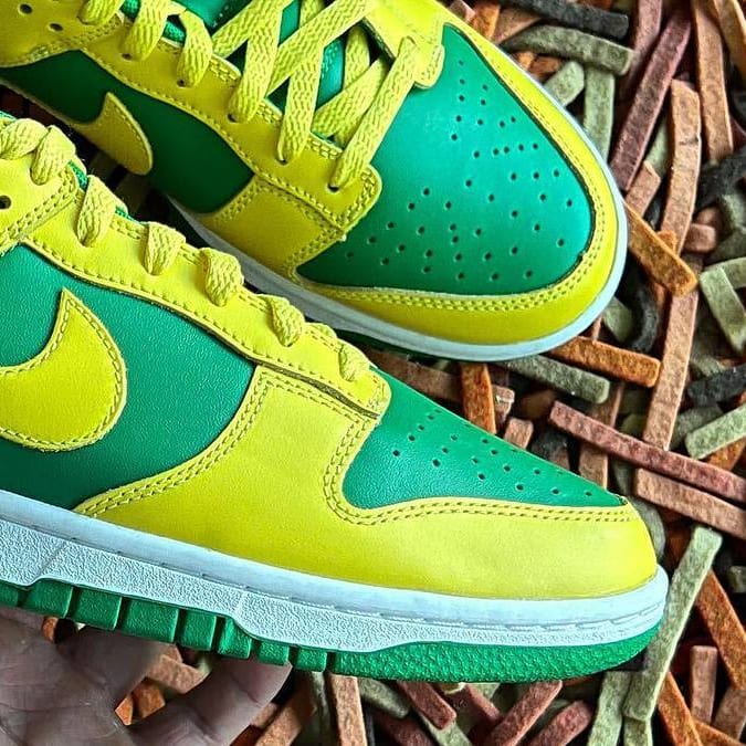 First Look at the 'Reverse Brazil' Nike Dunk