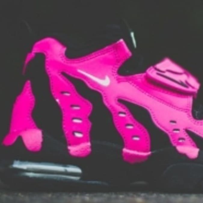 Nike Air DT Max '96 in Vivid Pink / Metallic Silver / Black