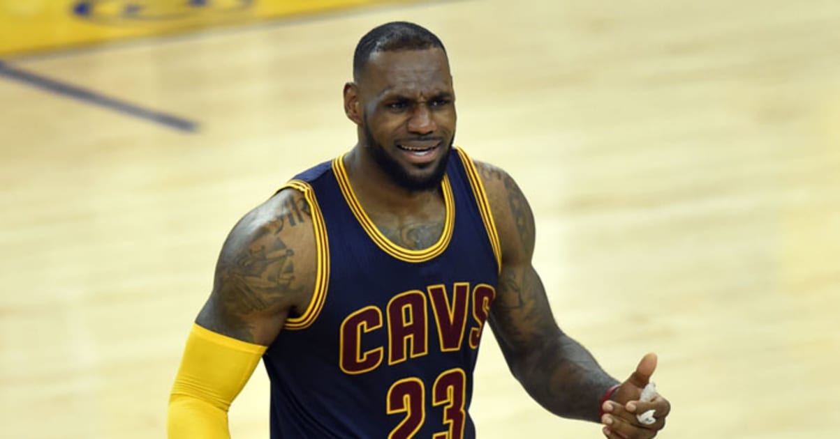 SoleWatch: LeBron James Drops 44 in a Nike LeBron 12 'Fi