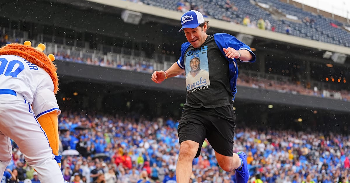 Paul Rudd Debuts Adidas AE 1 Cleat