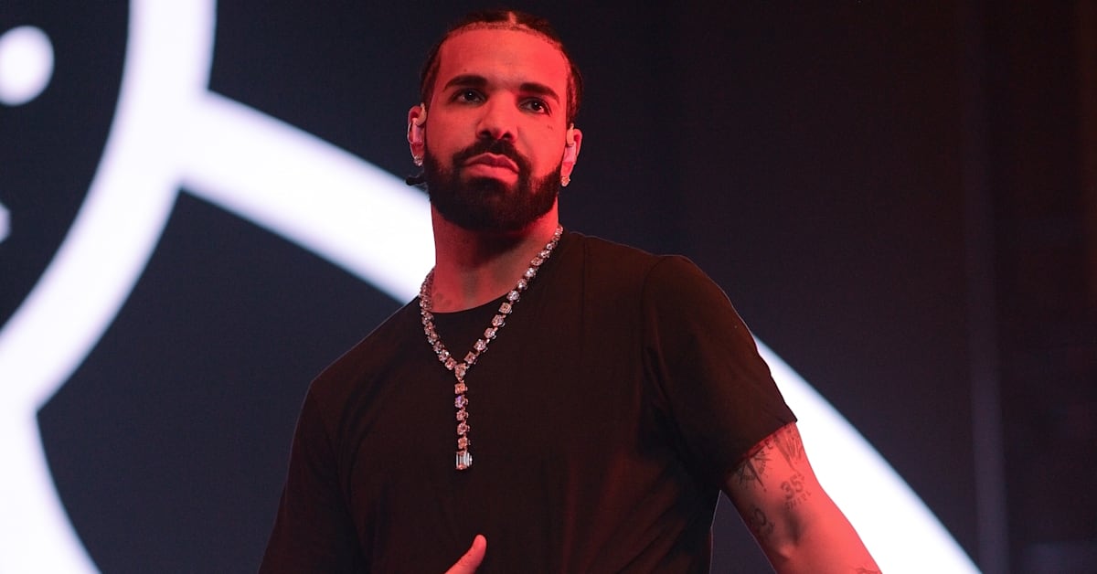 Drake Calls Out 'Tweet-and-Deleters' in Livestream