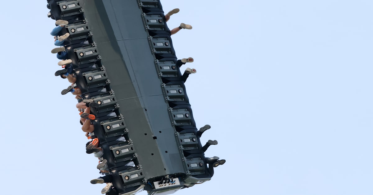 Amusement Park Ride Malfunction Left Passengers Stuck Upside Down For ...
