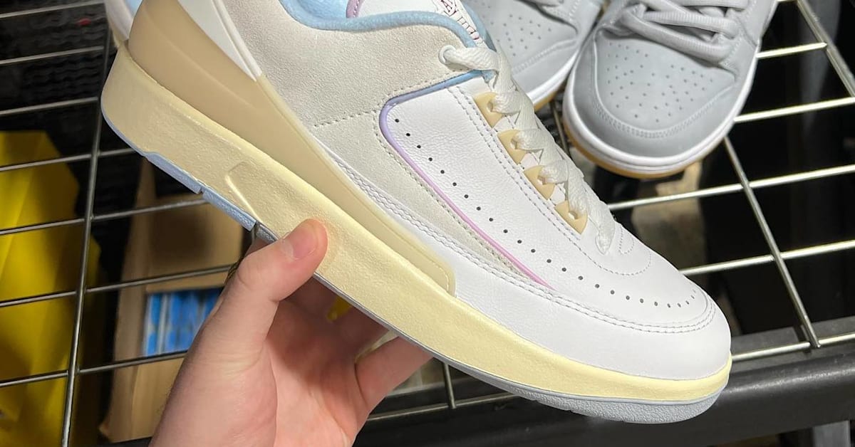 Nike Air Jordan 2 Retro Low Look Up In The Air Shoe DX4401-146 Women 10.5/ Men 9 The Air Jordan 2 Low  main image 2