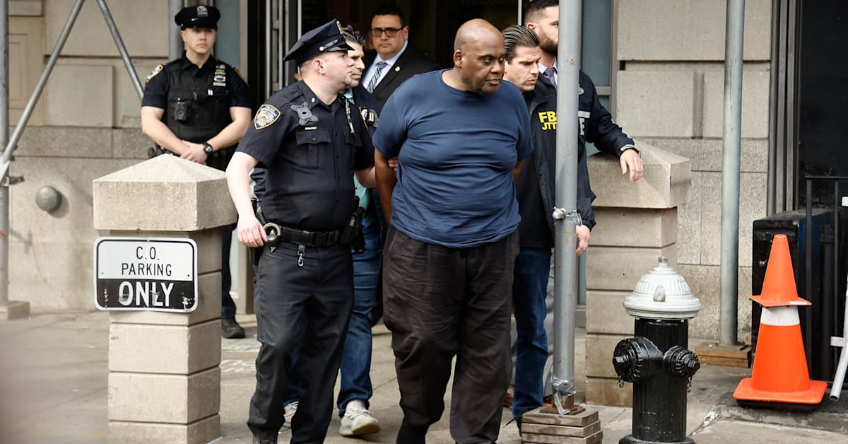 Alleged NYC Subway Shooter Refuses to Appear Before Court, U.S ...