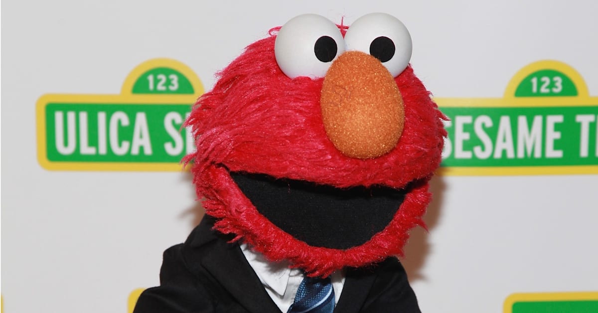 'Sesame Street' Character Elmo Issues Statement After Video of Him ...