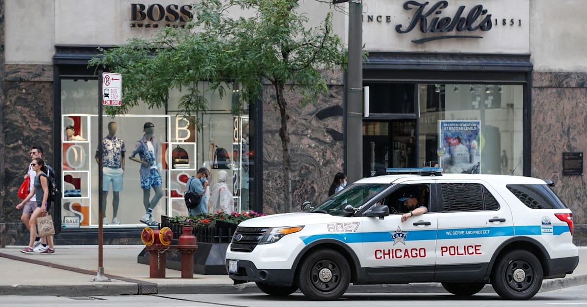 Chicago Man Arrested After Allegedly Shooting Cop and 2 Federal Agents ...