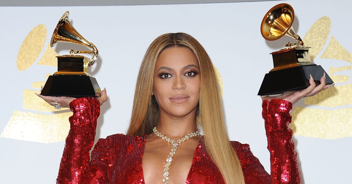Beyoncé Reveals She Has 2 Beehives at Home: 'We Make Hundreds of Jars ...