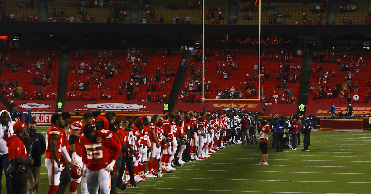 Fans at Arrowhead Stadium Slammed for Booing Chiefs and Texans During ...