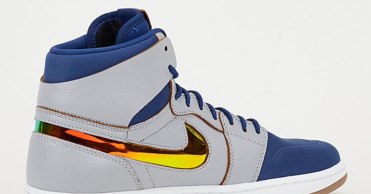 The Air Jordan 1 Nouveau Dunks From Above display picture 2