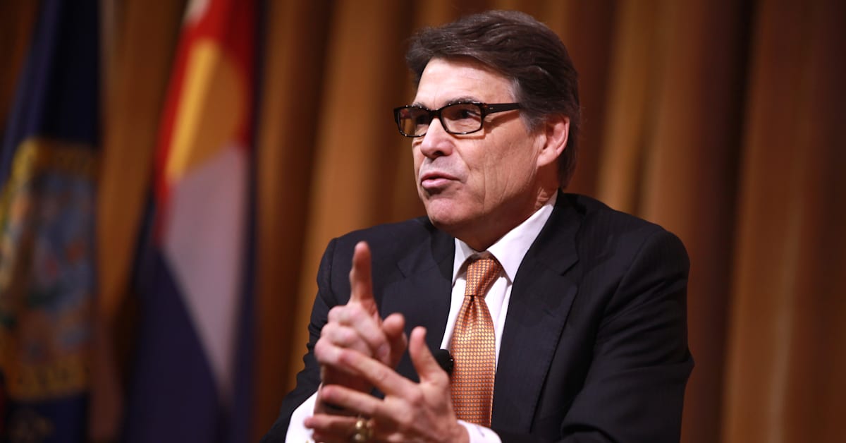 Rick Perry Becomes First Republican to Drop out of 2016 Race